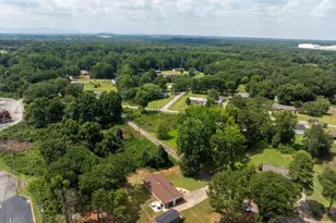 150 Spring St, Wellford, SC 29385 - Photo 9