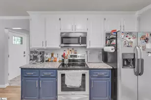 310 Crescent Dr, Laurens, SC 29360 - Photo 9