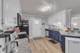 310 Crescent Dr, Laurens, SC 29360 - Photo 11