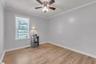 310 Crescent Dr, Laurens, SC 29360 - Photo 15