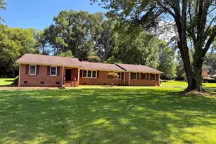 604 Meadowbrook Dr, Spartanburg, SC 29307 - Photo 1