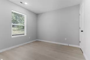 561 Bee St, Spartanburg, SC 29301 - Photo 21