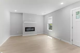561 Bee St, Spartanburg, SC 29301 - Photo 7