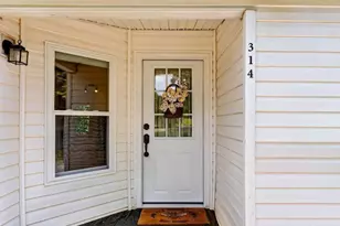 314 Lonesome Pine Ln, Wellford, SC 29385 - Photo 5