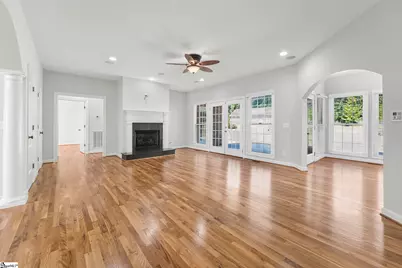 956 Laurelwood Way, Landrum, SC 29356 - Photo 7