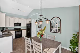 132 Caledonia Dr, Easley, SC 29642 - Photo 9