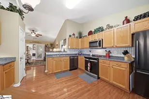205 Garfield Ln, Simpsonville, SC 29681 - Photo 9
