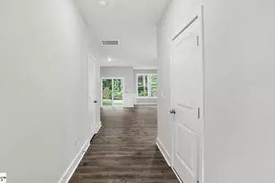 721 Lesbury Ln, Spartanburg, SC 29301 - Photo 5
