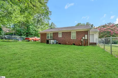 210 Sunnyview Circle, Spartanburg, SC 29307 - Photo 5