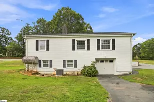 816 Chick Springs Rd, Taylors, SC 29687 - Photo 3