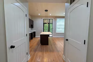 233 N Main St, Greenville, SC 29601 - Photo 7