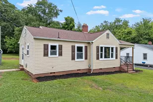 714 Holmes St, Gaffney, SC 29341 - Photo 3