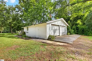 206 Harvey Rd, Greer, SC 29651 - Photo 9