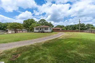 101 Duncan Heights Rd, Duncan, SC 29334 - Photo 3