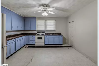 310 Hawkins Street, Wellford, SC 29385 - Photo 9