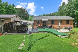304 Stuart St, Laurens, SC 29360 - Photo 25
