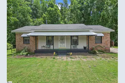 304 Stuart Street, Laurens, SC 29360 - Photo 1