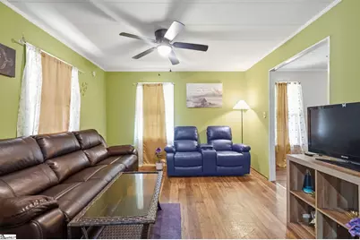 304 Stuart Street, Laurens, SC 29360 - Photo 9