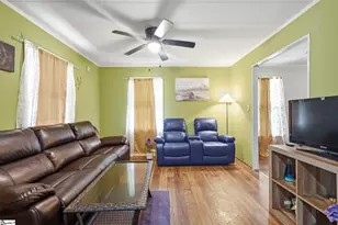 304 Stuart St, Laurens, SC 29360 - Photo 9