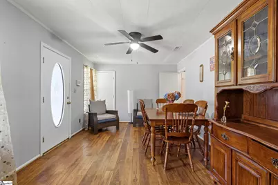 304 Stuart Street, Laurens, SC 29360 - Photo 11