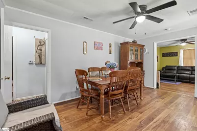 304 Stuart Street, Laurens, SC 29360 - Photo 7