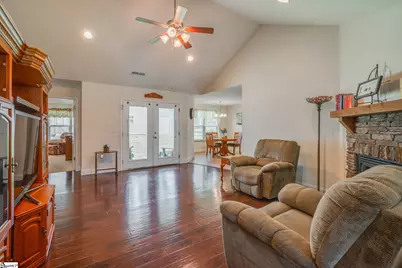 154 Rockcrest Drive, Taylors, SC 29687 - Photo 5