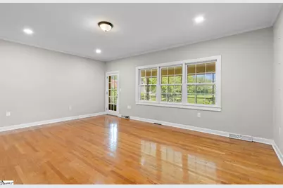 307 S Broad Street, Clinton, SC 29325 - Photo 17