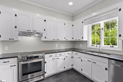 307 S Broad Street, Clinton, SC 29325 - Photo 9