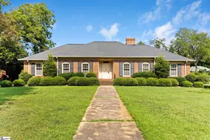 307 S Broad St, Clinton, SC 29325 - Photo 1