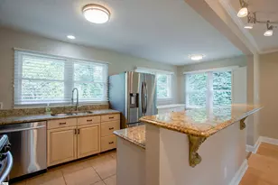 400 Fairmont Dr, Greenville, SC 29605 - Photo 9