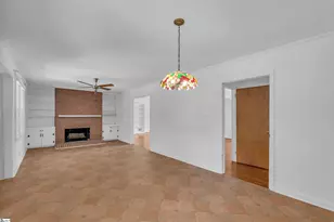 402 Springwood Dr, Spartanburg, SC 29302 - Photo 9