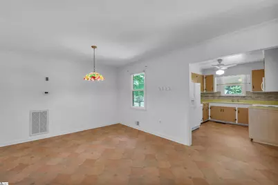 402 Springwood Drive, Spartanburg, SC 29302 - Photo 7