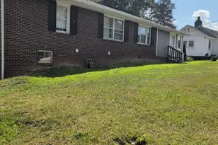702 E Lee Rd, Taylors, SC 29687 - Photo 39
