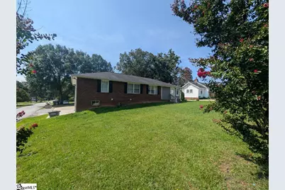 702 E Lee Road, Taylors, SC 29687 - Photo 1