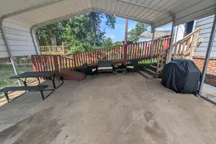 702 E Lee Rd, Taylors, SC 29687 - Photo 3