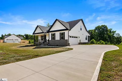748 Cattle Drive, Laurens, SC 29630 - Photo 3