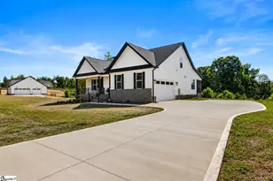 748 Cattle Dr, Laurens, SC 29630 - Photo 3
