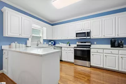 220 Baucom Park Drive, Greer, SC 29650 - Photo 7