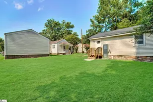 207 Elm St, Clinton, SC 29325 - Photo 3