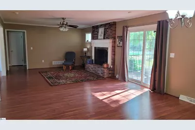 105 Blakely Avenue, Laurens, SC 29360 - Photo 7