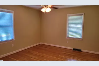 105 Blakely Avenue, Laurens, SC 29360 - Photo 11