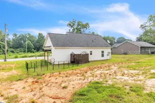 305 W Broad St, Iva, SC 29655 - Photo 23