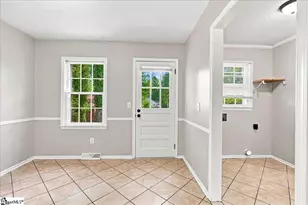 107 Windsor St, Simpsonville, SC 29681 - Photo 9