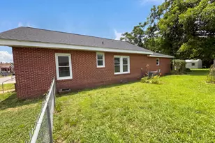 112 Sherard Ave, Ninety Six, SC 29666 - Photo 5