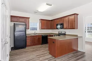 201 Lincoln St, Greenville, SC 29601 - Photo 9