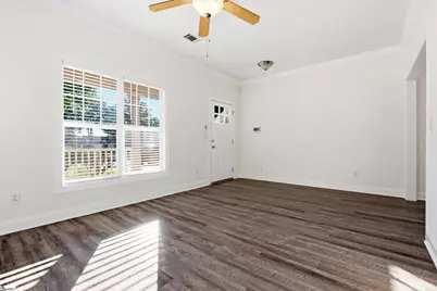 201 Lincoln Street, Greenville, SC 29601 - Photo 5