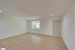 210 Rison Rd, Greenville, SC 29611 - Photo 9