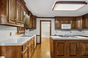 400 Michaux Dr, Greenville, SC 29605 - Photo 13