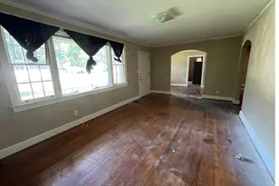 2507 Poinsett Hwy, Greenville, SC 29609 - Photo 9