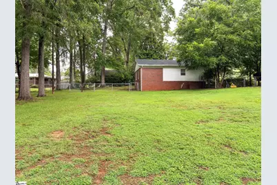 200 Sherwood Drive, Laurens, SC 29360 - Photo 35